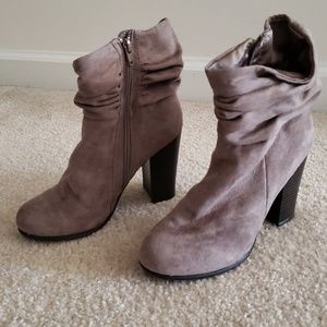JustFab Maryetha size 7 slouch booties